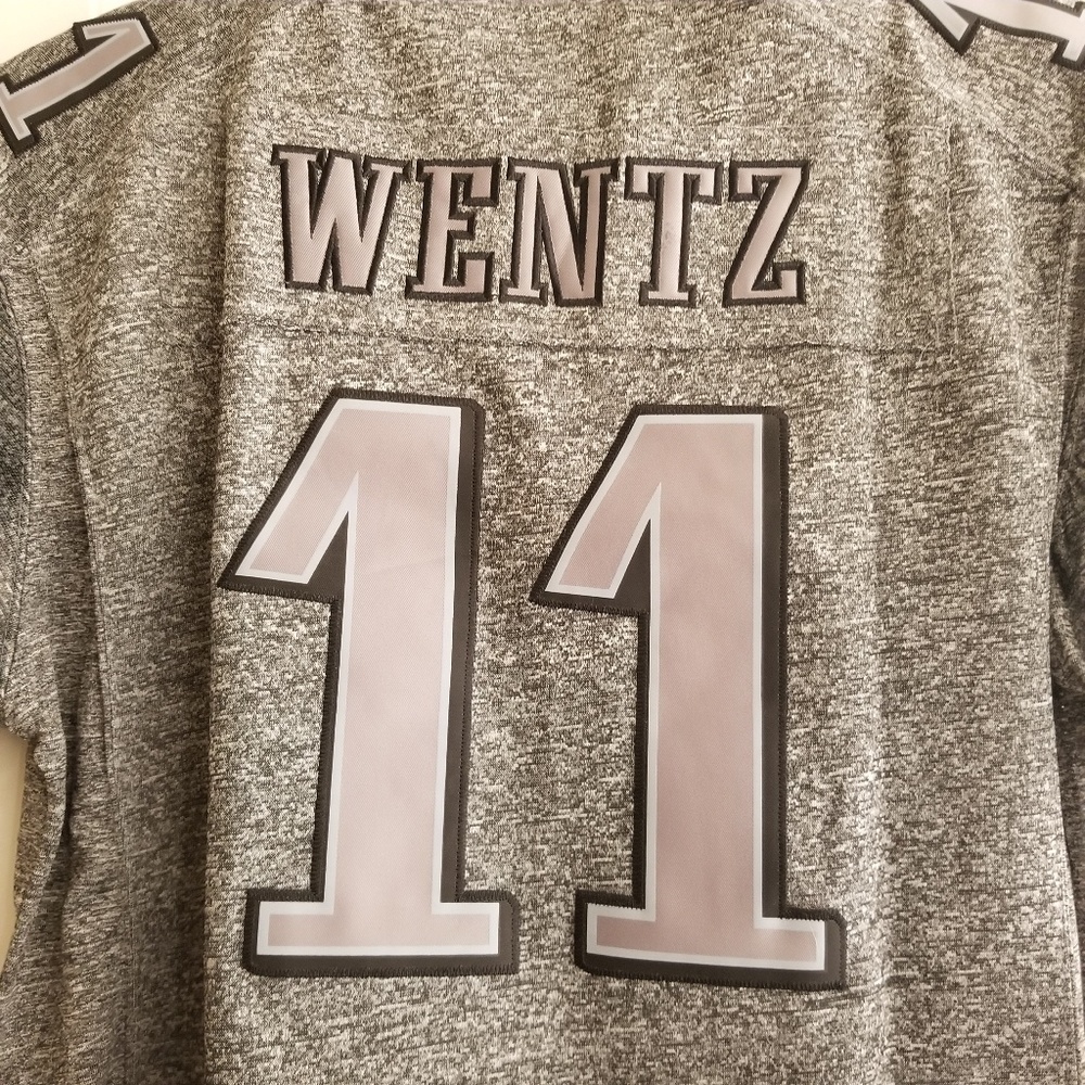Nfl on the field Philadelphia eagles wentz #11 2x